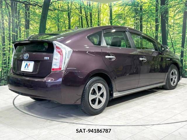Toyota PRIUS 2013-02 219851-16