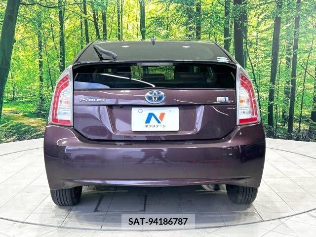Toyota PRIUS 2013-02 219851-14