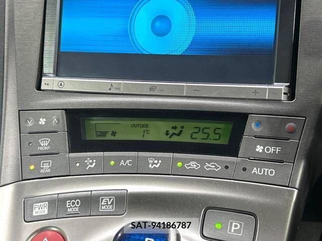 Toyota PRIUS 2013-02 219851-6