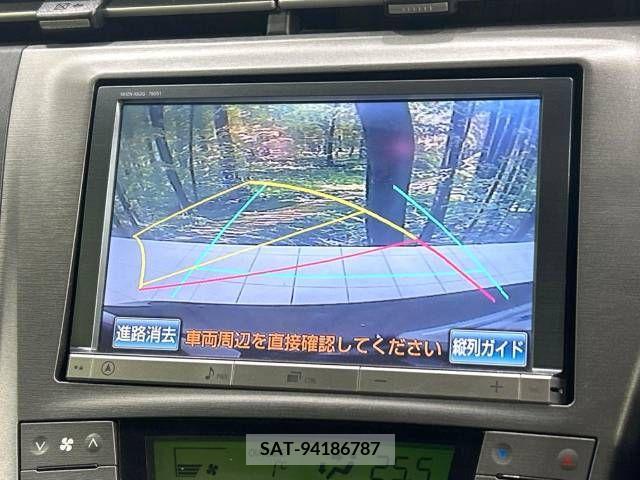 Toyota PRIUS 2013-02 219851-3