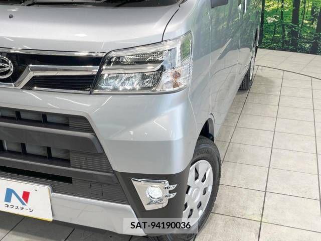Daihatsu HIJET VAN 2018-01 334243-12