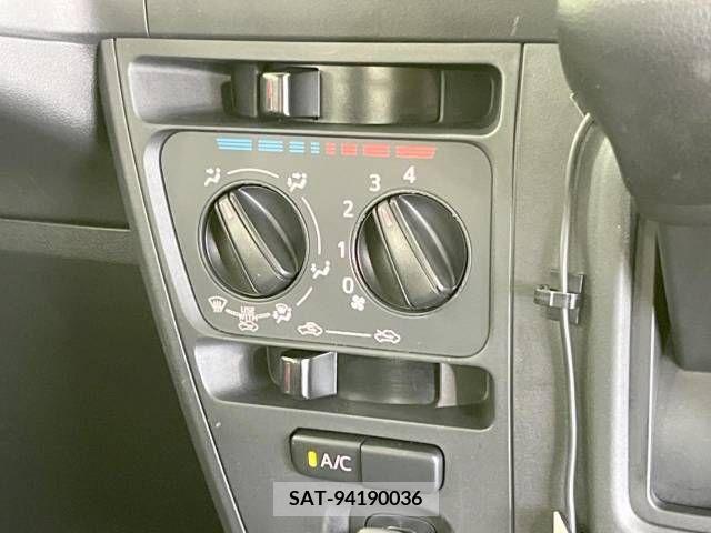 Daihatsu HIJET VAN 2018-01 334243-6
