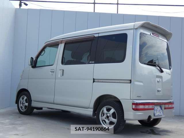 Daihatsu ATRAI WAGON 2005-06 356433-5