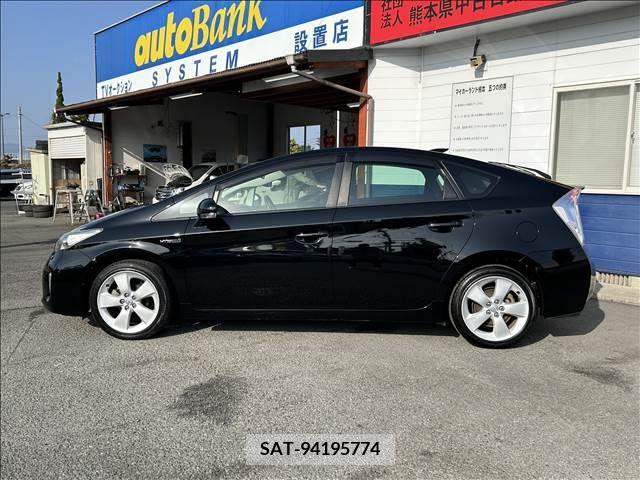 Toyota PRIUS 2014-01 282274-12