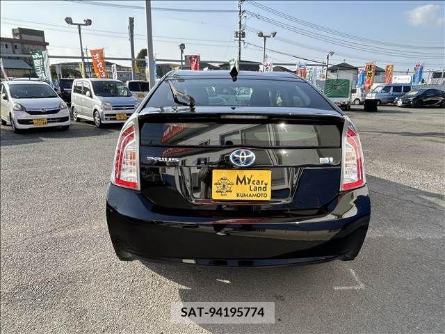 Toyota PRIUS 2014-01 282274-11