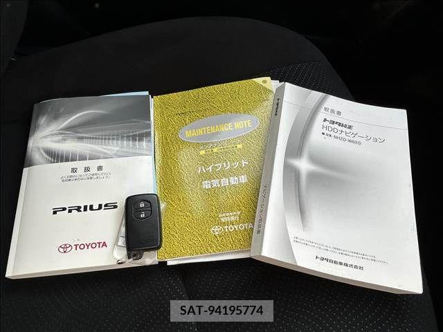 Toyota PRIUS 2014-01 282274-9