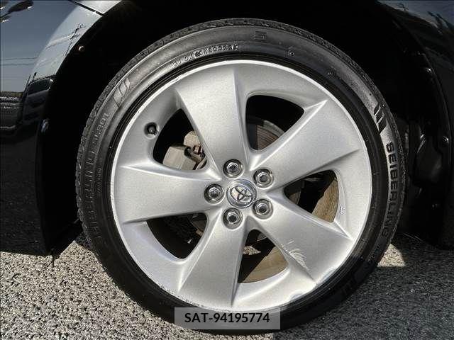 Toyota PRIUS 2014-01 282274-2