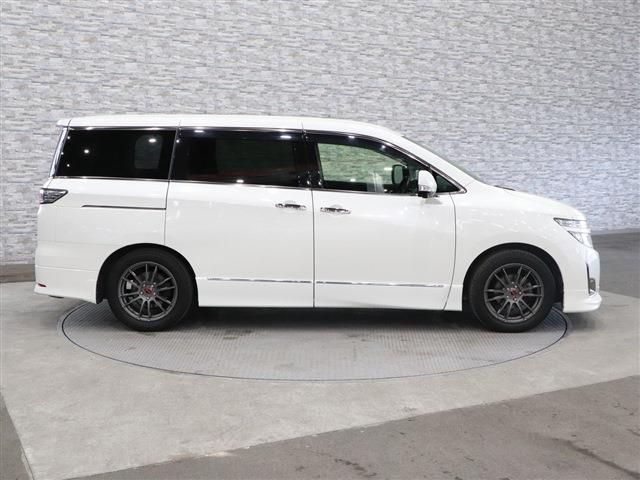 Nissan ELGRAND 2013-08 6678-8