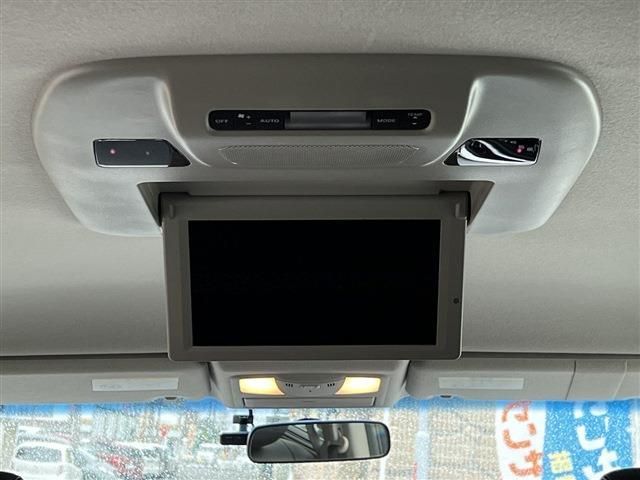 Nissan ELGRAND 2013-08 6678-5
