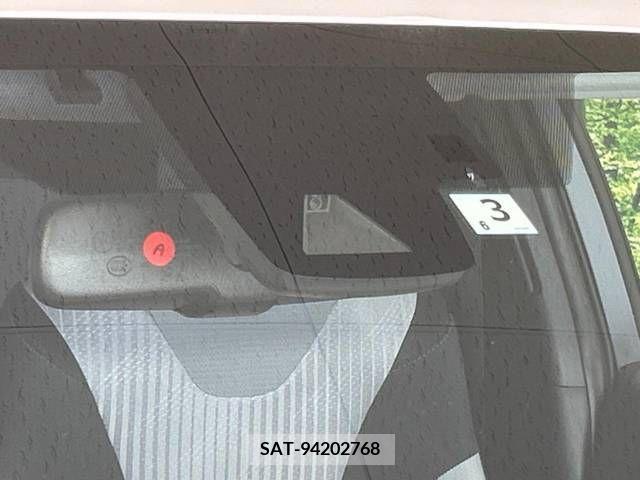 Toyota PRIUS 2021-03 221041-2