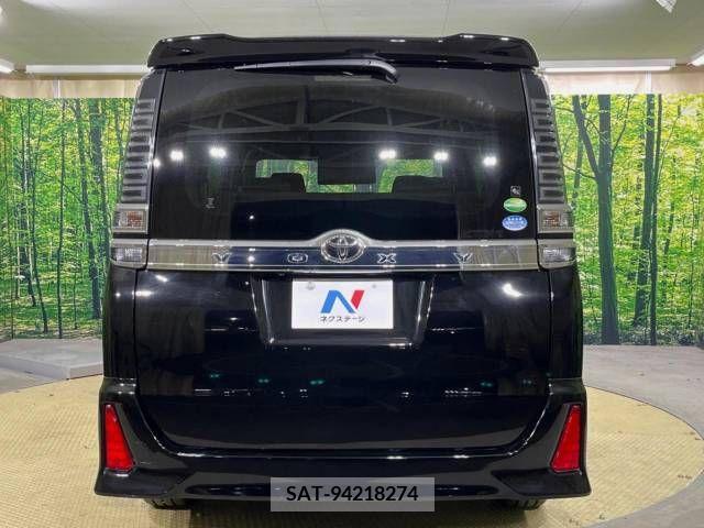 Toyota VOXY 2018-02 223529-16