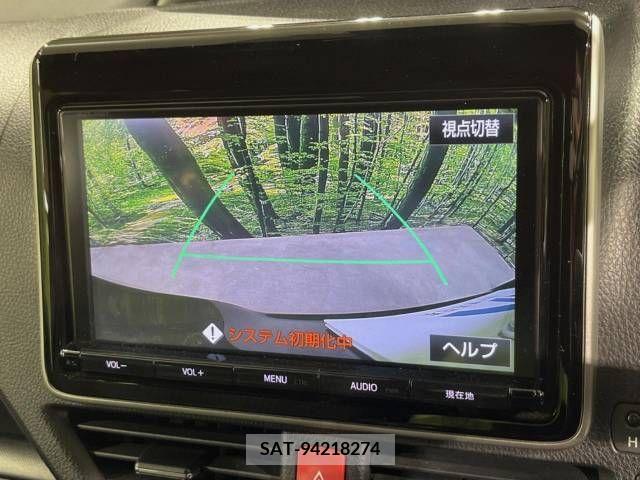 Toyota VOXY 2018-02 223529-5