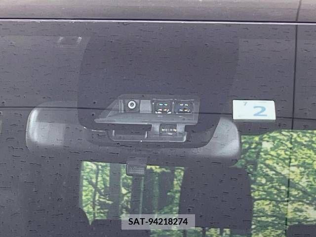 Toyota VOXY 2018-02 223529-2