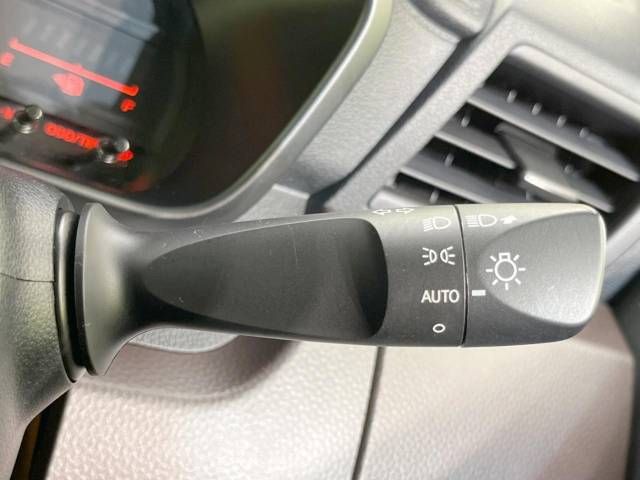 Toyota ROOMY 2018-02 10552-6