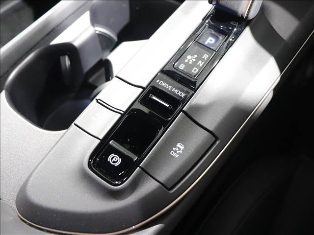 Toyota CROWN 2023-02 189855-6