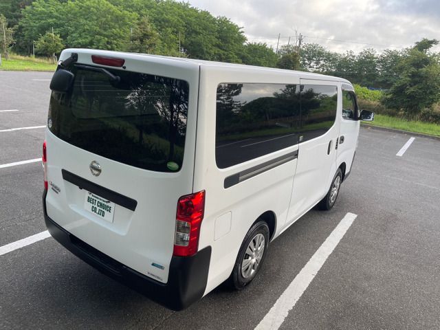 Nissan NV350 Caravan 2014-01 8343-10