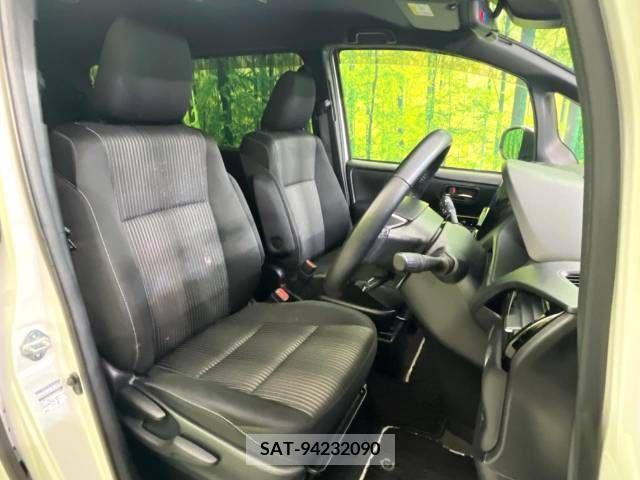 Toyota VOXY 2019-09 289019-5