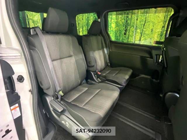 Toyota VOXY 2019-09 289019-6