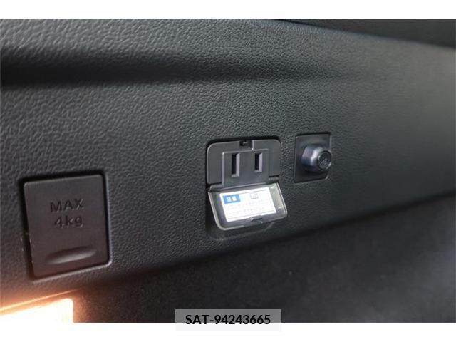 Toyota PRIUS 2022-07 373863-28