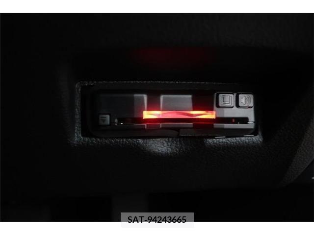 Toyota PRIUS 2022-07 373863-17