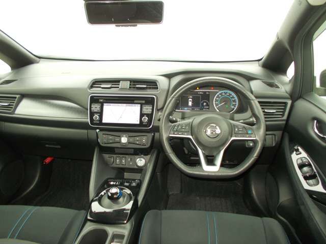 Nissan LEAF 2018-03 3185-3
