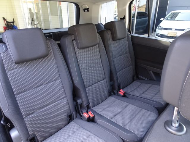 VolksWagen GOLF TOURAN 2017-07 7245-12