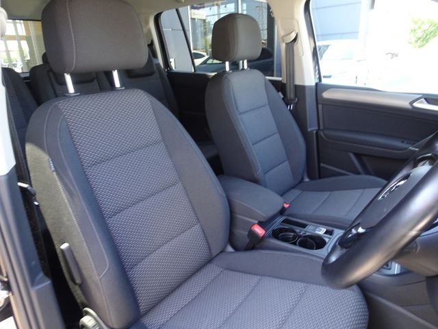 VolksWagen GOLF TOURAN 2017-07 7245-10