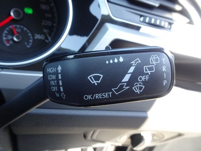 VolksWagen GOLF TOURAN 2017-07 7245-16