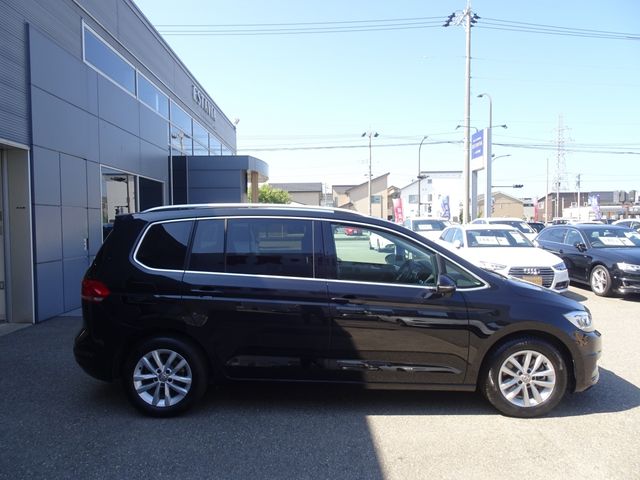 VolksWagen GOLF TOURAN 2017-07 7245-5