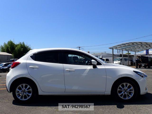 Mazda DEMIO 2016-06 379466-4