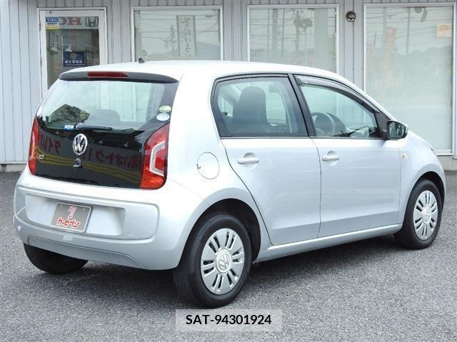 VolksWagen UP! 2013-02 320240-4