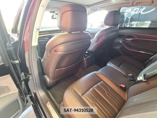 Audi A8 2018-11 375376-26