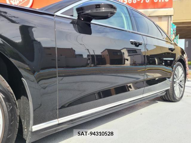 Audi A8 2018-11 375376-9