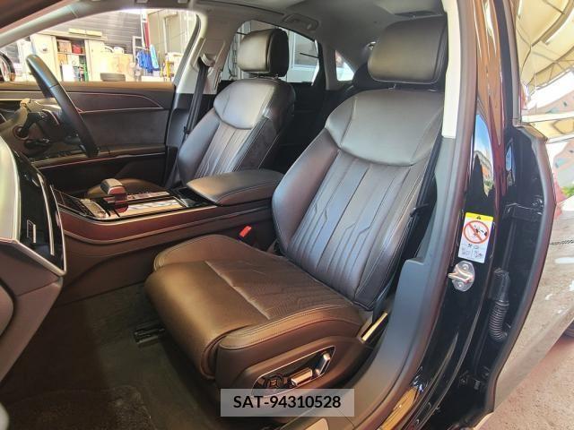 Audi A8 2018-11 375376-25