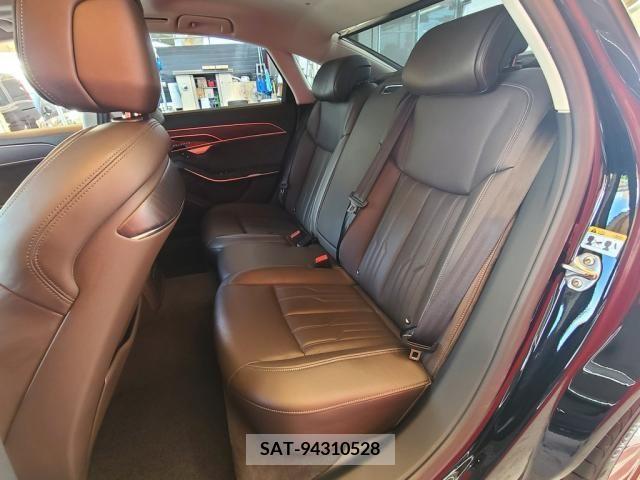 Audi A8 2018-11 375376-27