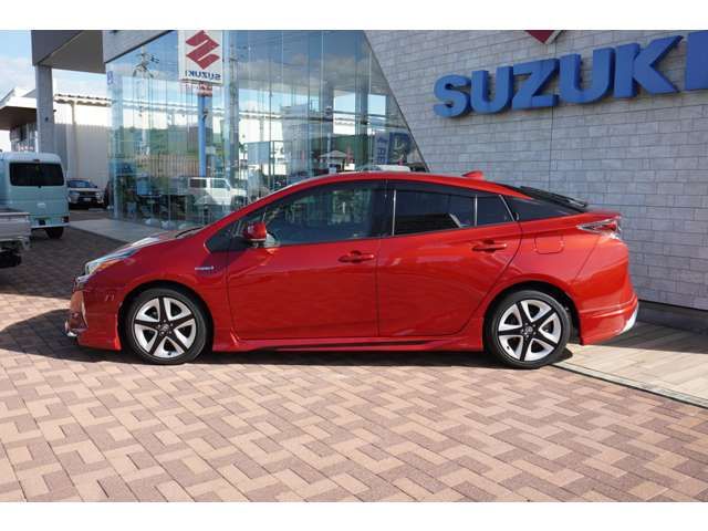 Toyota PRIUS 2018-08 186261-1