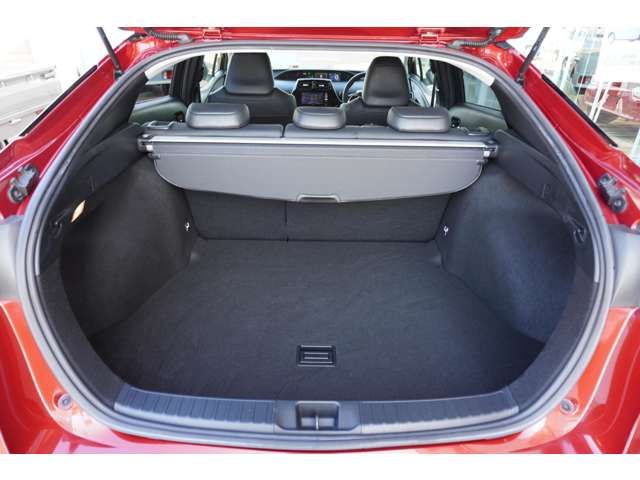 Toyota PRIUS 2018-08 186261-7