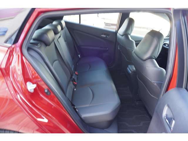 Toyota PRIUS 2018-08 186261-6