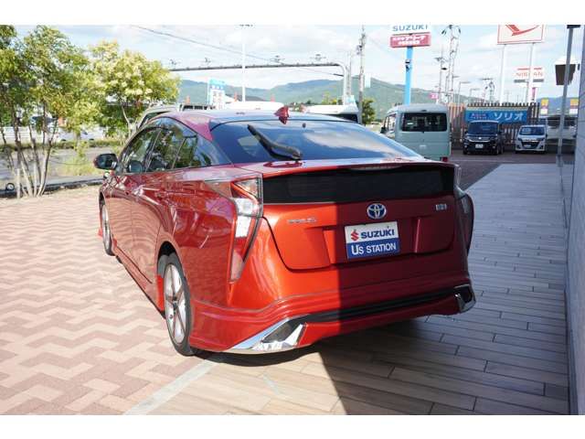 Toyota PRIUS 2018-08 186261-2