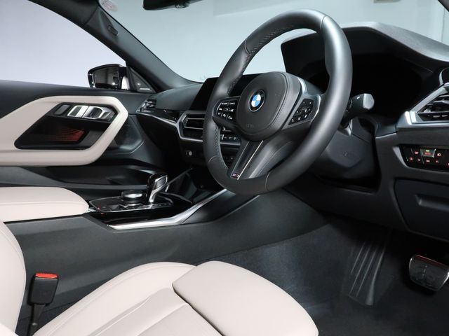 Bmw 2 SERIES 2022-06 9814-1