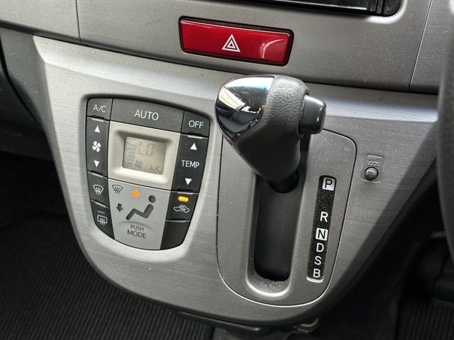 Daihatsu MOVE CUSTOM 2011-04 13685-6
