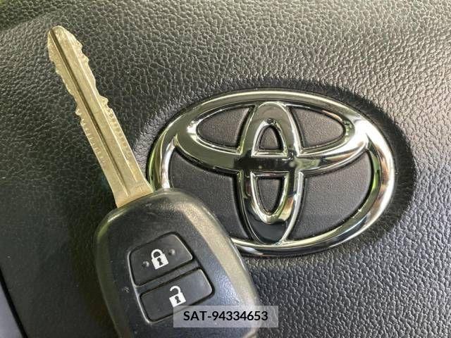 Toyota AQUA 2019-04 292025-7