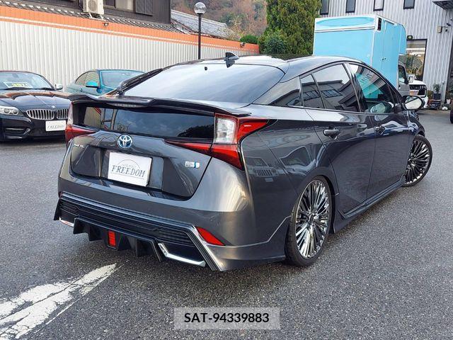 Toyota PRIUS 2021-06 209501-2