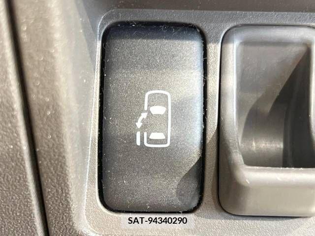 Toyota SIENTA 2012-03 313768-3