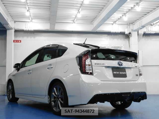 Toyota PRIUS 2013-07 216396-1