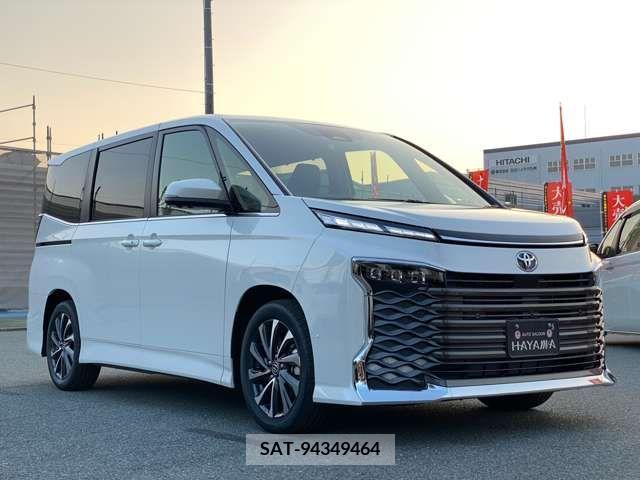 Toyota VOXY 2023-10 255805-2