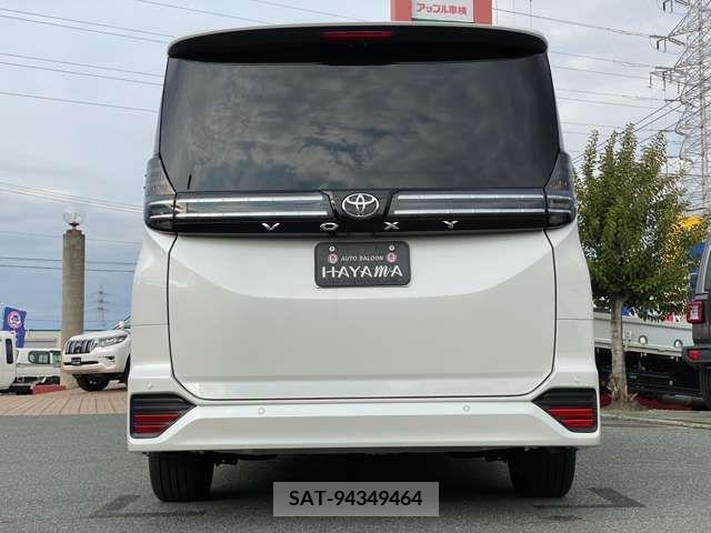 Toyota VOXY 2023-10 255805-5