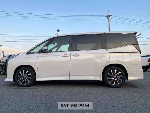 Toyota VOXY 2023-10 255805-7