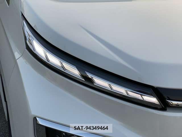 Toyota VOXY 2023-10 255805-12
