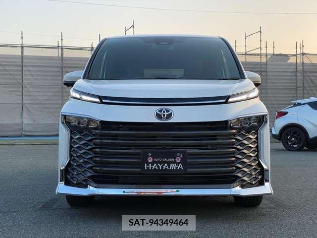 Toyota VOXY 2023-10 255805-1